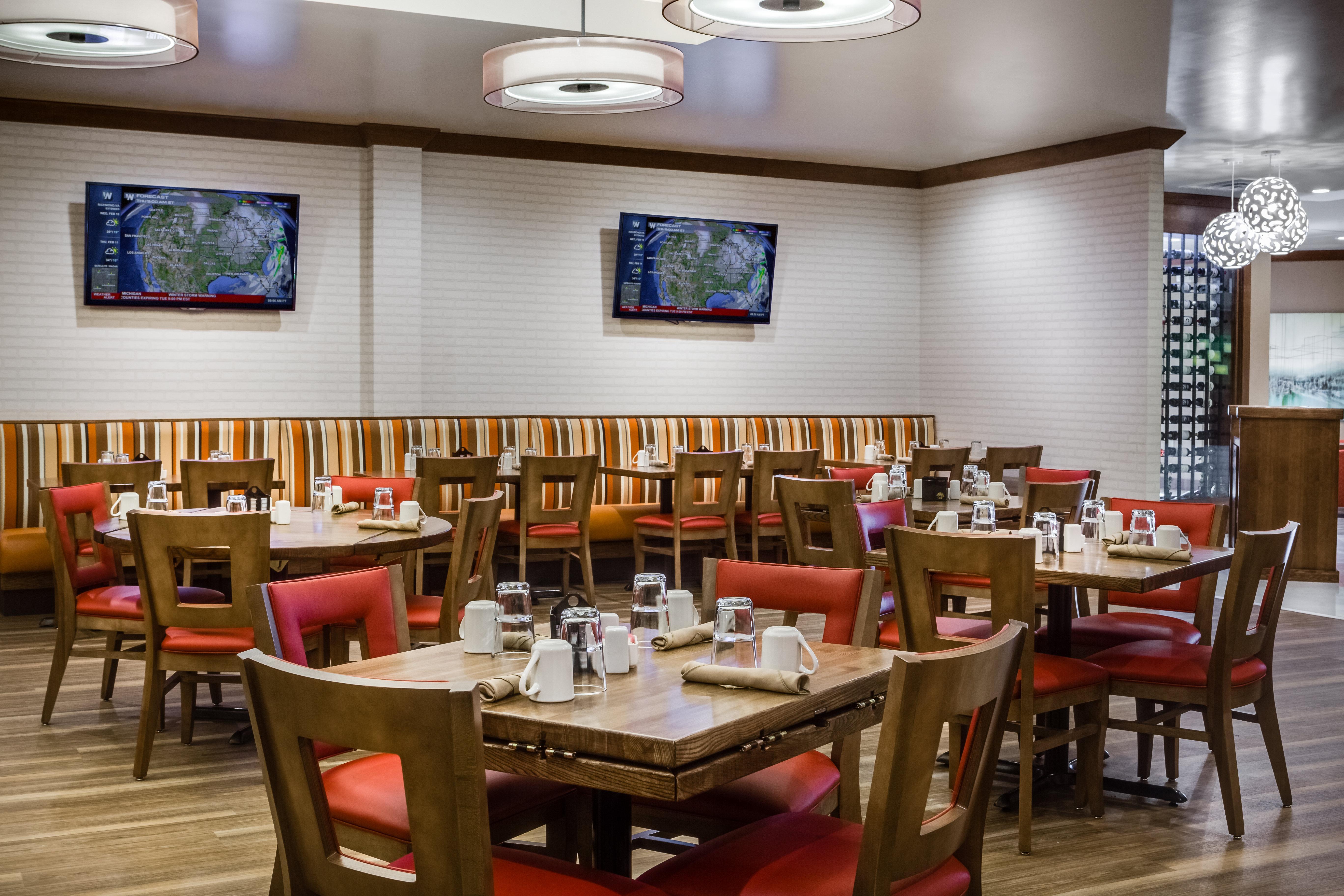Holiday Inn Dubuque/Galena By Ihg Екстериор снимка
