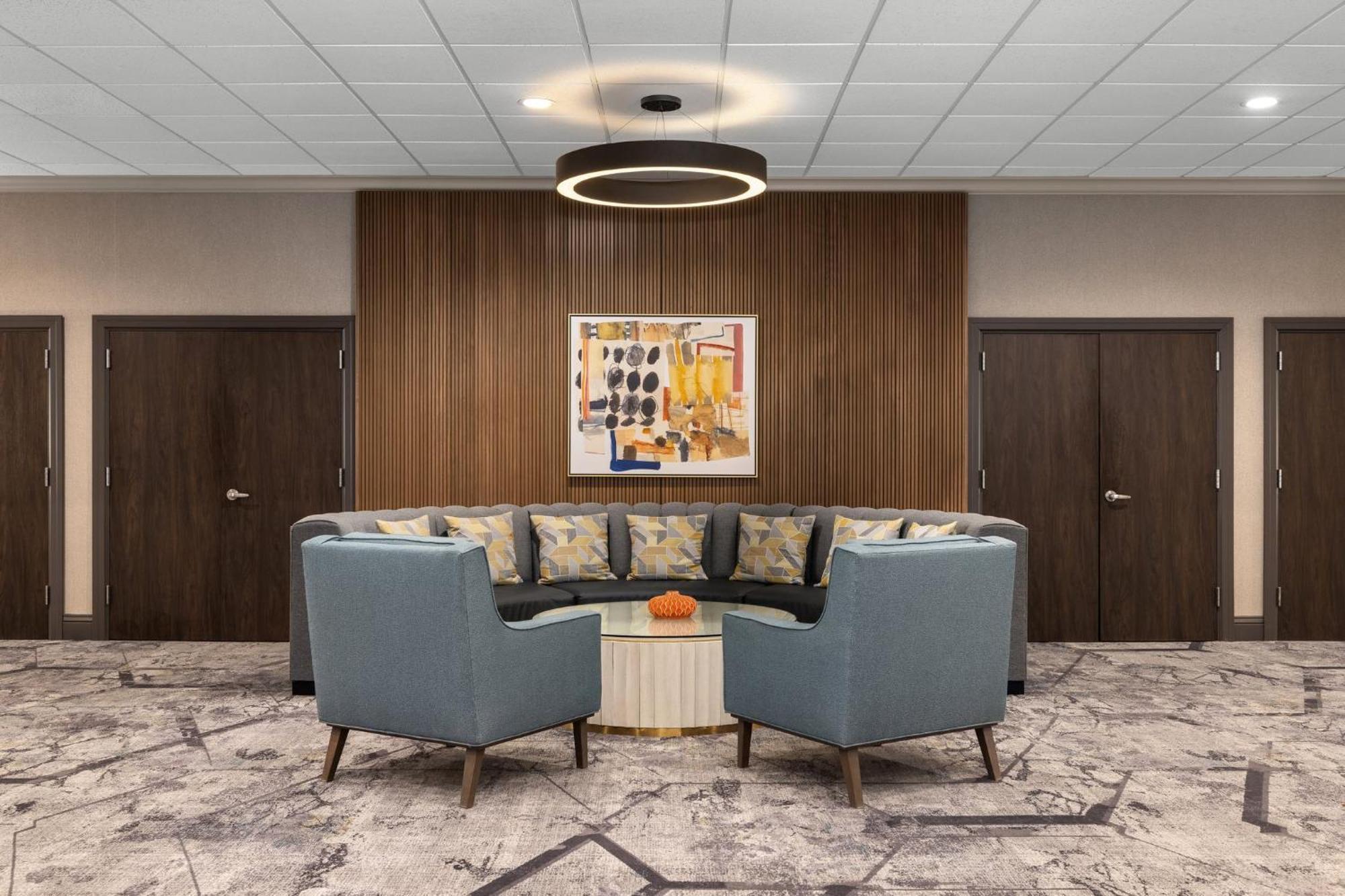 Holiday Inn Dubuque/Galena By Ihg Екстериор снимка
